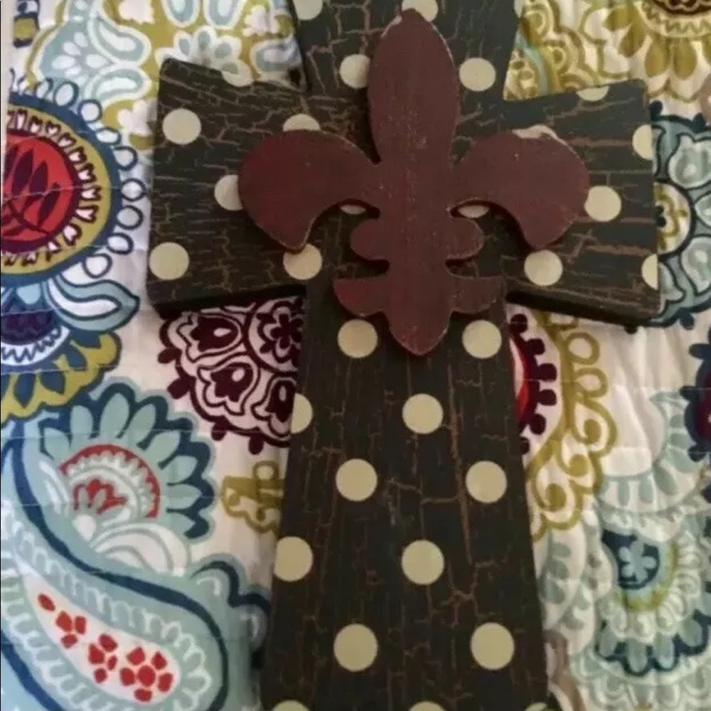 Cross wall hanging
